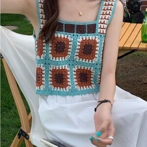 Ultra Pink Crocheted Granny Square
Crop Tank Top Brown Aqua White Size Large
